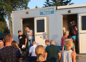 mobilny posterunek Policji  podczas uroczystych obchodów - Huzarzy Śmierci – policjanci w Bitwie Warszawskiej 1920