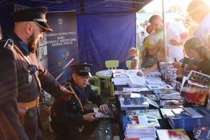 stoisko policyjne podczas uroczystych obchodów - Huzarzy Śmierci – policjanci w Bitwie Warszawskiej 1920