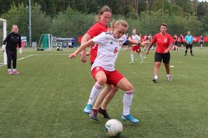 zawodnicy podczas meczu piłkarskiego