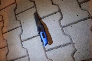 zabezpieczony nóż w etui