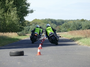 szkolenie policjantów ruchu drogowego w zakresie kierowania motocyklem szosowym