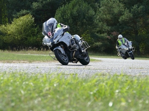 szkolenie policjantów ruchu drogowego w zakresie kierowania motocyklem szosowym