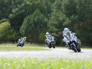 szkolenie policjantów ruchu drogowego w zakresie kierowania motocyklem szosowym