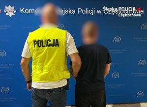 Policjant z zatrzymanym