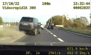 zapis z wideorejestratora w trakcie pościgu za kierowcą, który poruszał się skradzionym samochodem
