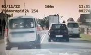 stop klatka z wideorejestratora - pościg za uciekającym kierowcą, który łamie przepisy ruchu drogowego