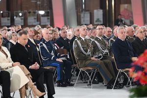 uroczysta msza święta z okazji Narodowego Święta Niepodległości z udziałem m.in. Komendanta Głównego Policji