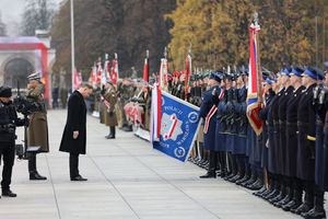 Uroczyste obchody Narodowego Święta Niepodległości na Pl. Piłsudskiego w Warszawie - Kompania Reprezentacyjna Polskiej Policji