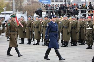 Uroczyste obchody Narodowego Święta Niepodległości na Pl. Piłsudskiego w Warszawie - Kompania Reprezentacyjna Polskiej Policji