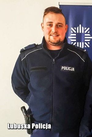 umundurowany policjant