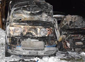 spalone dwa samochody