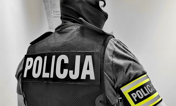 Policjant w kominiarce