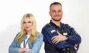 policjant i kobieta