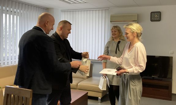 Komendant Miejski Policji w Toruniu dziękuje pracownicom banku