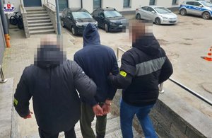 policjanci prowadzą 17-latka