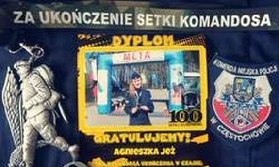 Zdjęcie policjantki w tle logo wyścigu