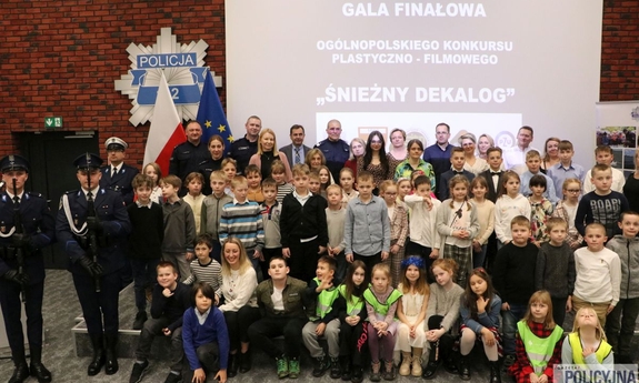 Zdjęcie grupowe wszystkich uczestników gali