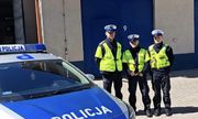 trzech umundurowanych policjantów ruchu drogowego