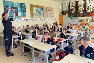 Policjantka spotkała się z uczniami