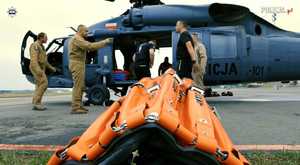 Pokazy lotnicze w Mielcu z udziałem policyjnego Black Hawka