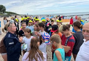 Policjanci spotkali się z plażowiczami
