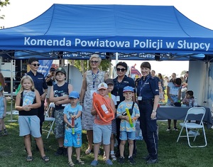 Piknik z udziałem policantów