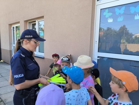 Policjantka spotkała się z dziećmi