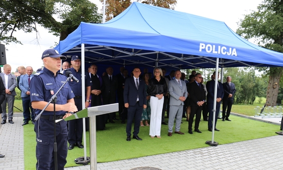 policjanci podczas uroczystości otwarcia posterunku