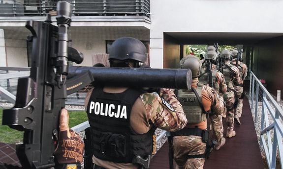Policjanci w trakcie czynności
