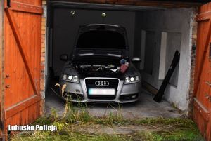 Ujawnione demontowane auto po kradzieży w garażu