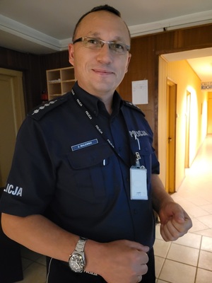 umundurowany policjant