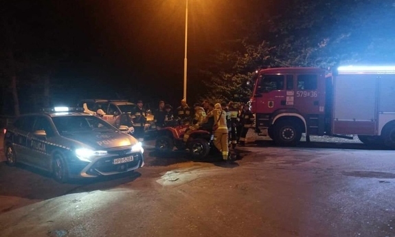 Służby ratunkowe, policja, straż pożarna wieczorową porą