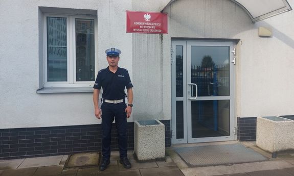 Policjant, który uratował mężczyznę