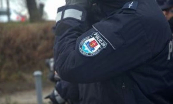 sylwetka policjanta