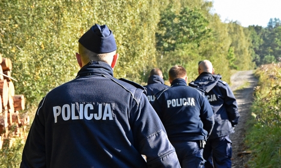 Policjanci podczas poszukiwań osoby zaginionej