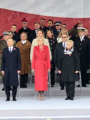 Uroczystości związane z obchodami Narodowego Święta Niepodległości rozpoczęły się przed Grobem Nieznanego Żołnierza w Warszawie. Policjantów i pracowników Policji w obchodach reprezentował osobiście Komendant Główny Policji gen. insp. Jarosław Szymczyk.