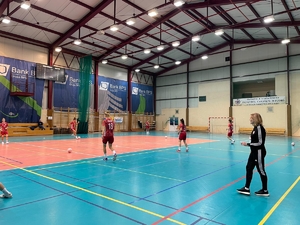 reprezentacji Policji kobiet w piłkę nożną podczas zgrupowania na hali sportowej