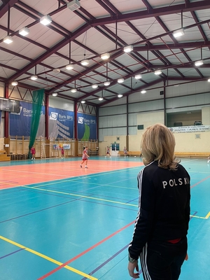 reprezentacji Policji kobiet w piłkę nożną podczas zgrupowania na hali sportowej