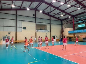 reprezentacji Policji kobiet w piłkę nożną podczas zgrupowania na hali sportowej