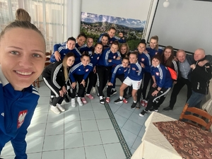 reprezentacji Policji kobiet w piłkę nożną podczas zgrupowania na hali sportowej
