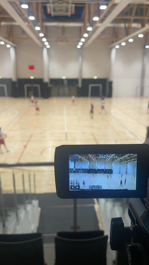 reprezentacji Policji kobiet w piłkę nożną podczas zgrupowania na hali sportowej