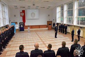 policjanci na auli podczas uroczystości otwarcia turnieju