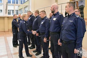 policjanci na auli podczas uroczystości otwarcia turnieju