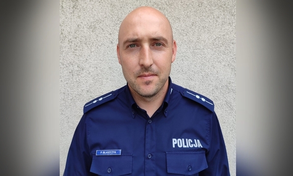 Policjant, który udzielił kobiecie pomocy