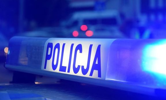 napis Policja na sygnalizacji radiowozu