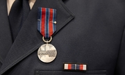 medal przypięty do munduru