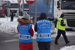 funkcjonariusze Zespołów Antykonfliktowych w trakcie służby