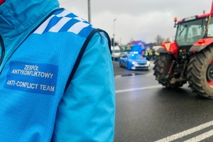 funkcjonariusze Zespołów Antykonfliktowych w trakcie służby