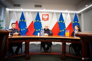 uczniowie klasy policyjnej z wizyta w KGP