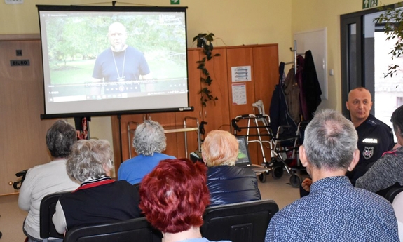 Spotkanie seniorów z policjantami